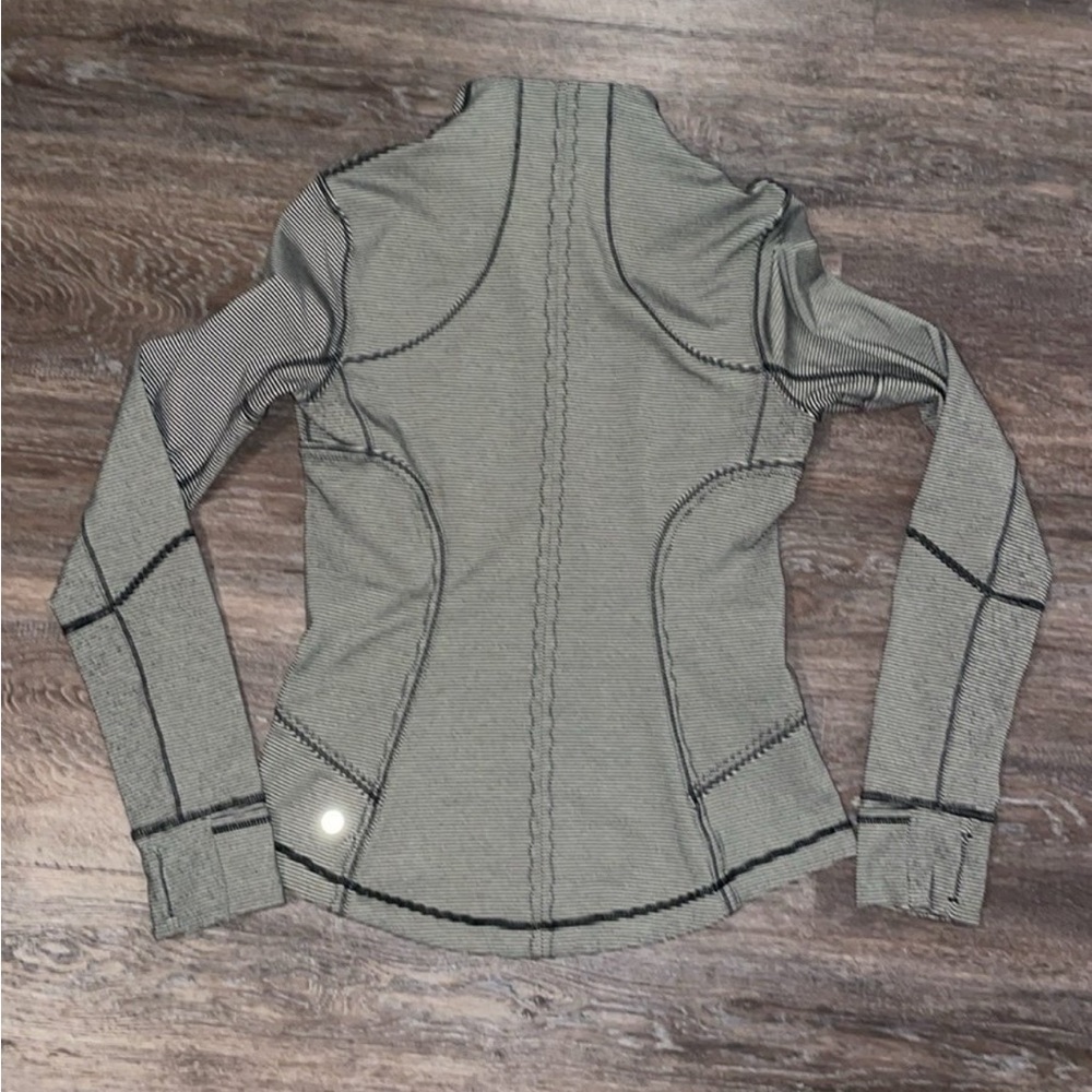 EUC Lululemon Ribbed/Stripped Matching Bundle. Size 8 - Picture 3 of 12
